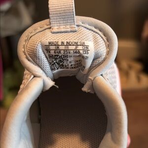 Adidas Pink Sneakers for Everyday Comfort